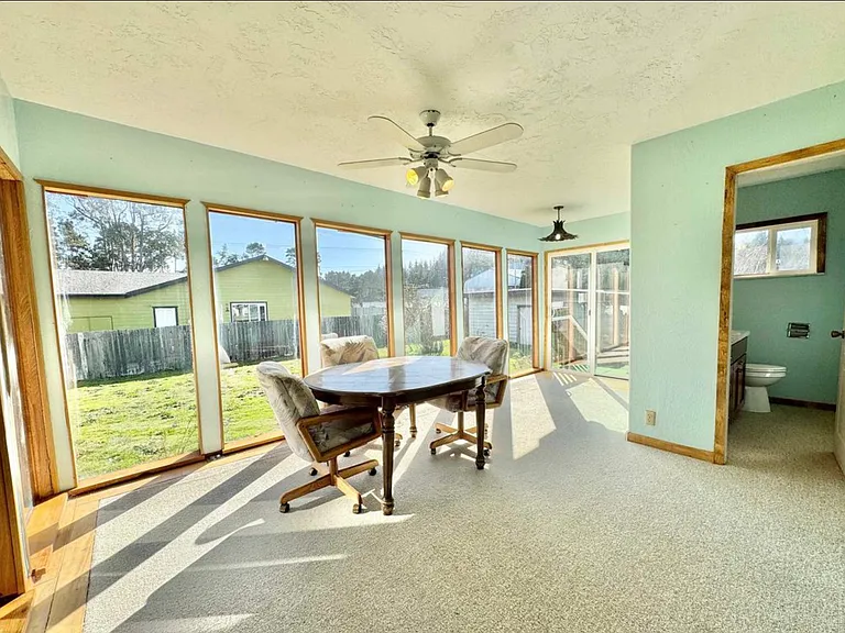 1560 El Monte Rd #B — Photo 3