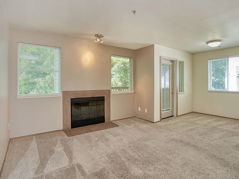 Carriage House — Photo 10