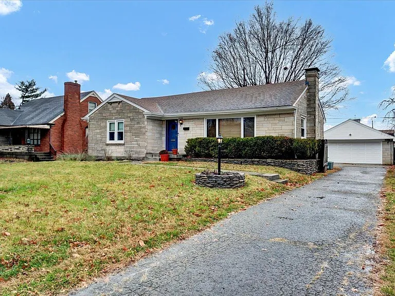 2608 Meadow Dr — Photo 2