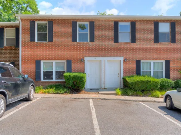 137 Clover Valley Cir, Blacksburg, VA 24060