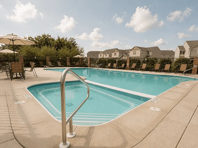 Creekside at Meadowbrook Apartments — Photo 24