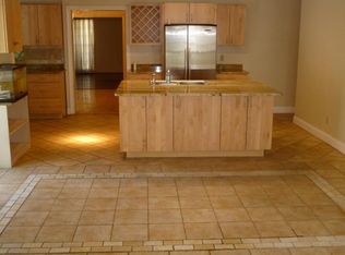 221 Hotmailcom, Savannah, GA 31405