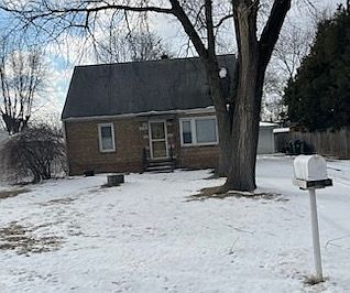 1st image of 6918 Garden Ln