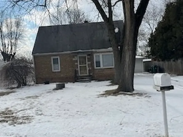 6918 Garden Ln, Bridgeview, IL 60455