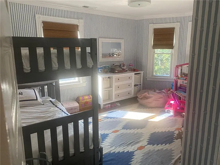 27 Mann Ave — Photo 12