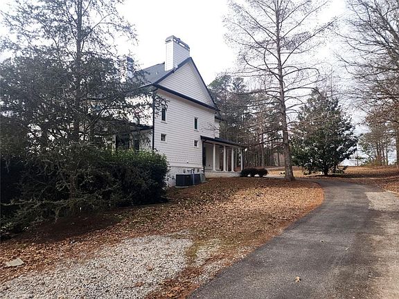 3rd image of 2719 Tribble Mill Rd