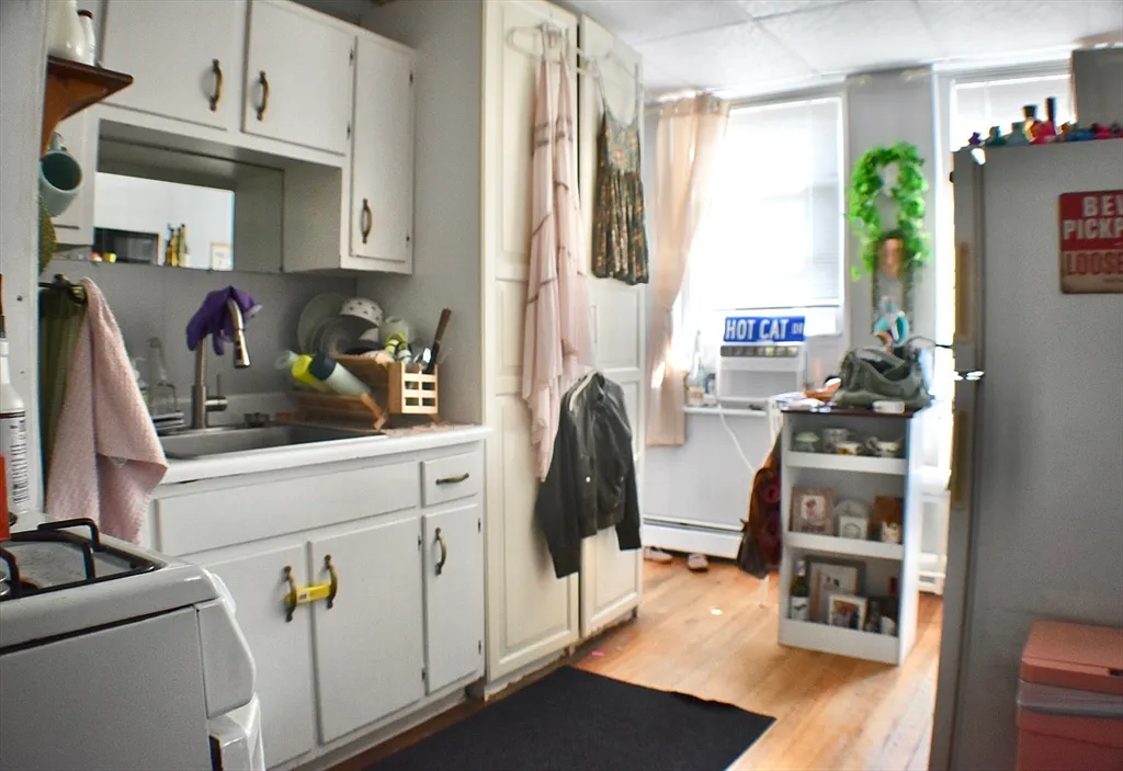 1 bed, 1.0 bath, 625 sqft, $2,250 — Photo 2