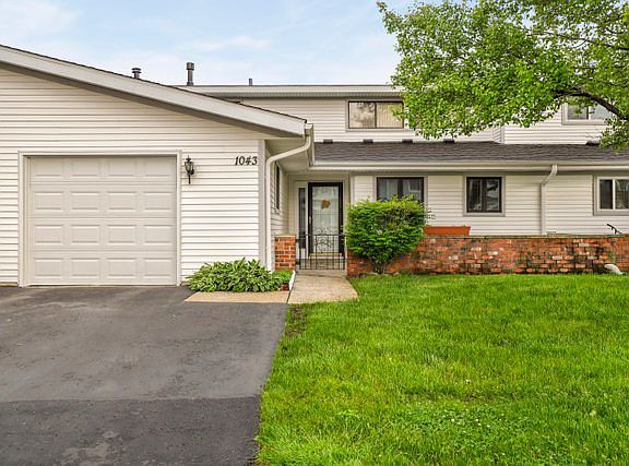 2nd image of 1043 Belmont Ct