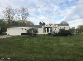 545 Locust St, Howard City, MI
