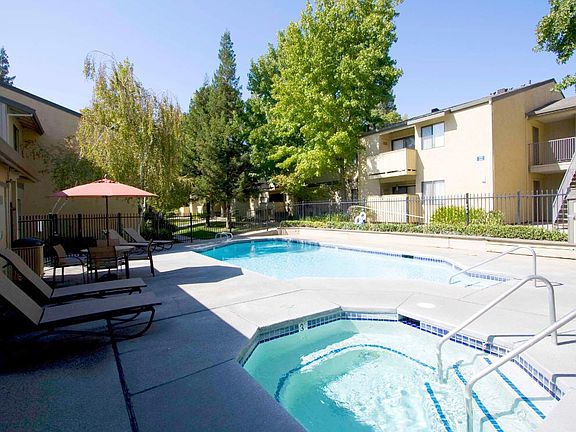 3rd image of 6413 Tupelo Dr APT 111
