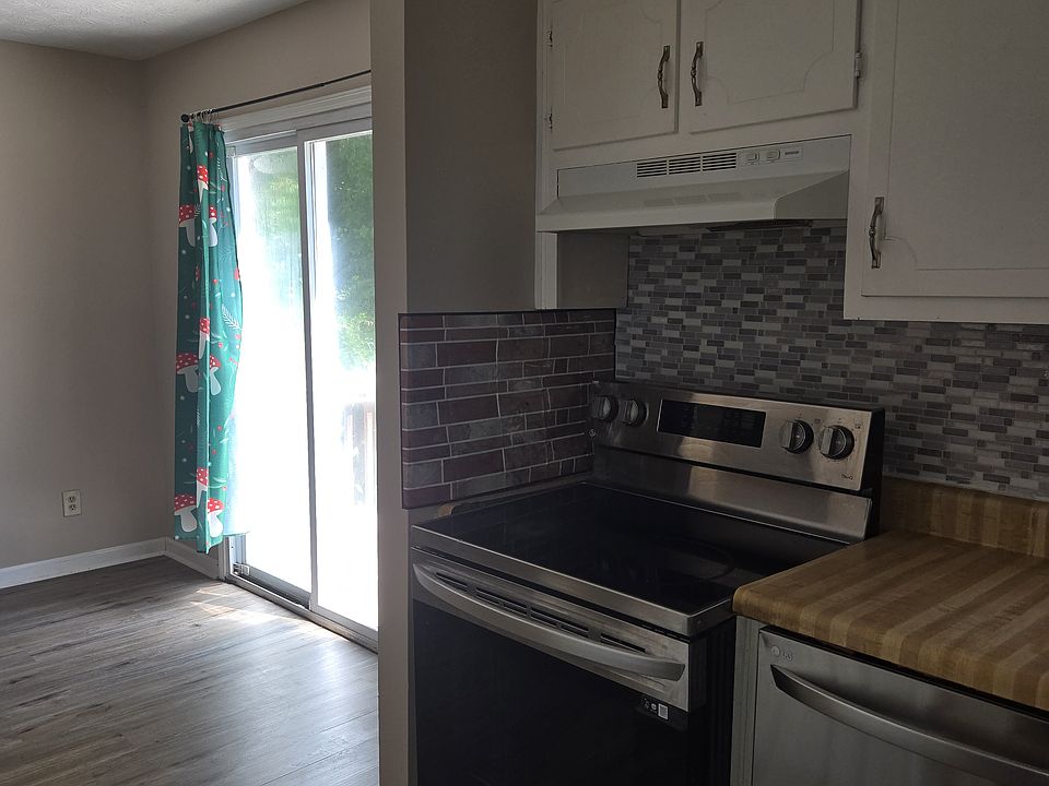1st image of 3080 Robie Ln #3080