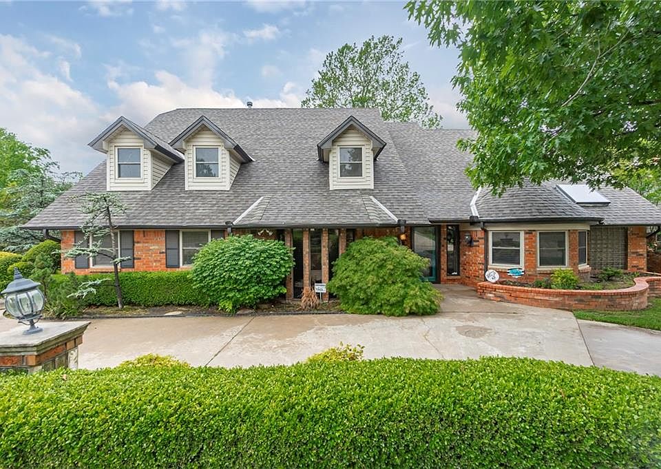 1st image of 11213 Greenbriar Chase