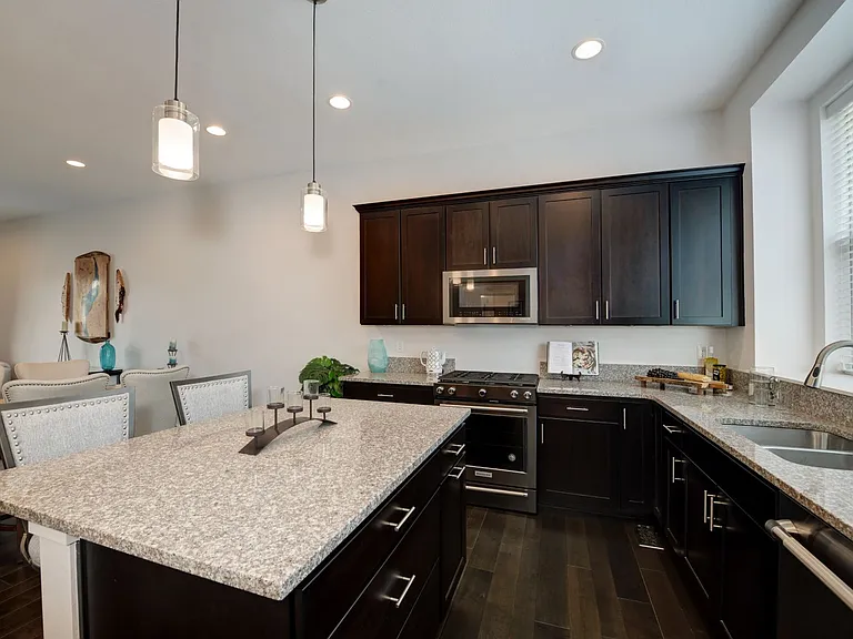 2323 Buttercup Ct — Photo 8