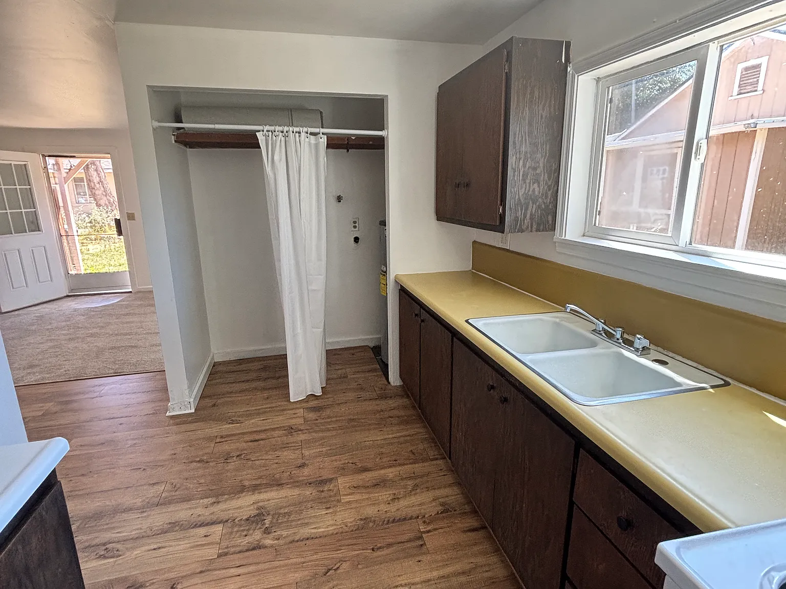 1 bed, $1,050 — Photo 3