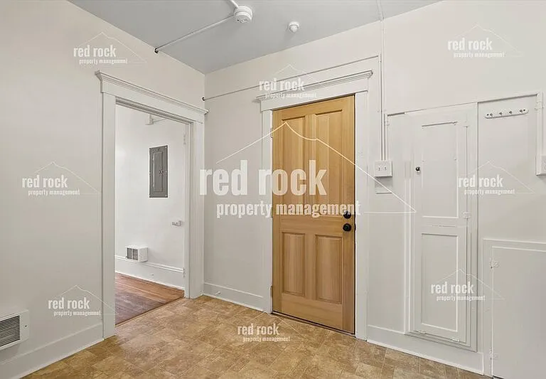 615 W 6th Ave #D — Photo 4