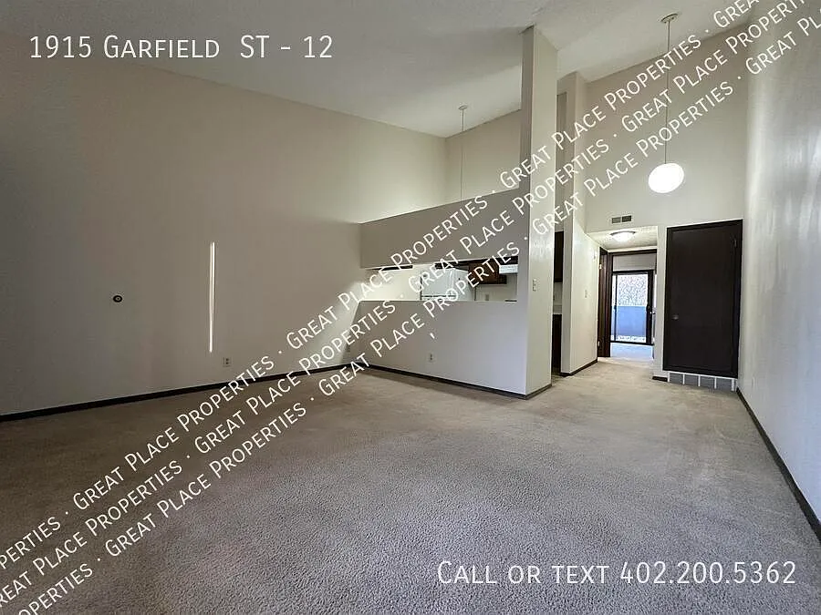 1915 Garfield St — Photo 4
