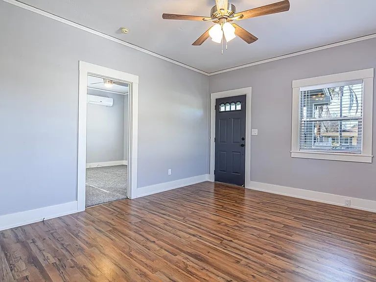 364 N M St — Photo 13