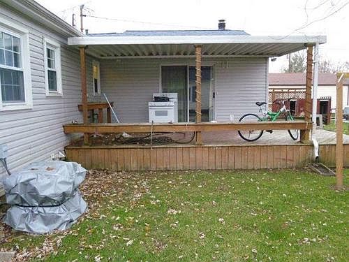 3rd image of 704 W 10th St