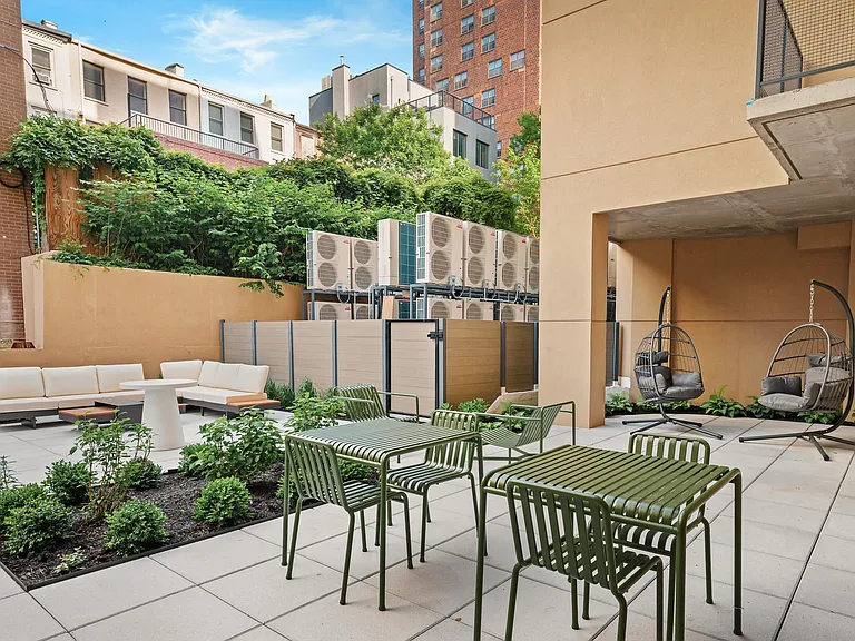 151 S Elliott Pl #8I — Photo 37