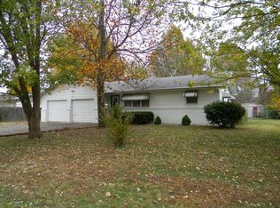 208 S Mapletree Ln, Strafford, MO 65757