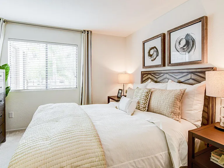 Rancho Hillside Apartments — Photo 33