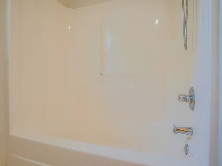 727 Bremen Ave — Photo 24