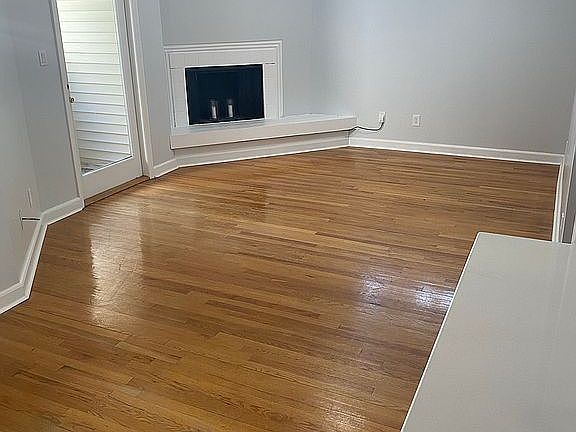 Living Rm/ Balcony Entrance