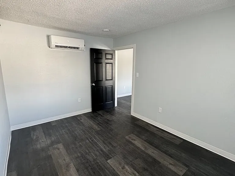 304 E Pancake Blvd — Photo 28