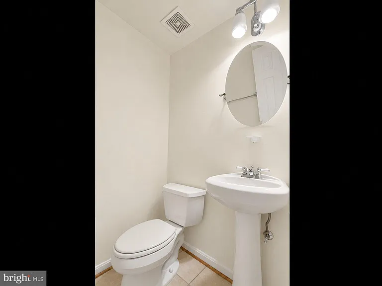 35 Rhode Island Ave NW #A — Photo 8