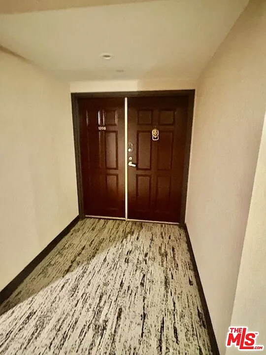 2 bed, 2.0 bath, 1443 sqft, $5,900 — Photo 4