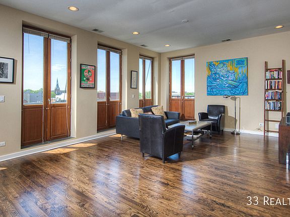 2nd image of 1885 N Winnebago Ave APT 2W
