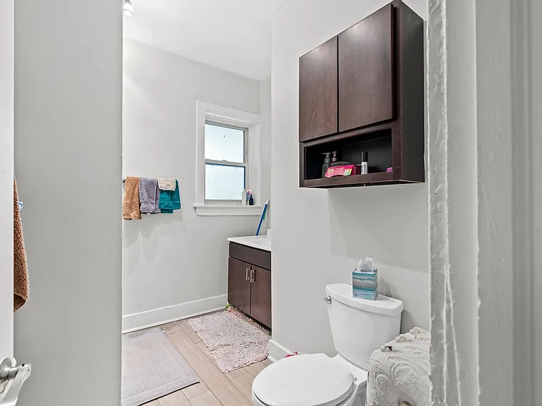 855 W Grace St — Photo 13