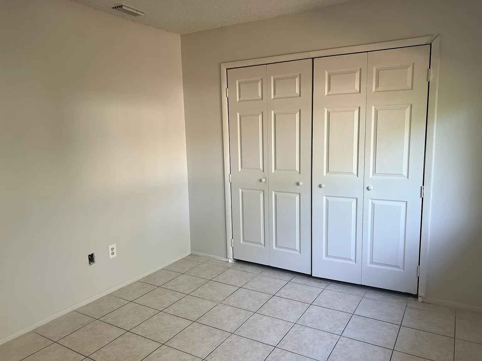 2 bed, 1.5 bath, 1000 sqft, $1,250 — Photo 4
