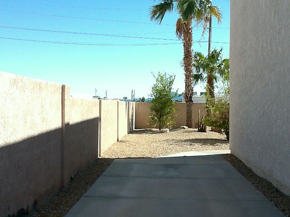 5th image of 2620 Palisades Dr