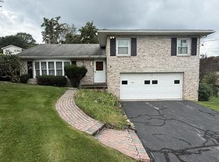 1766 Regal Dr, Johnstown, PA 15904
