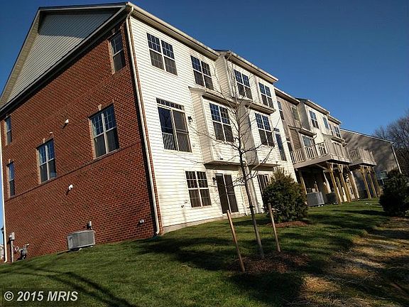 View of Exterior (Rear)