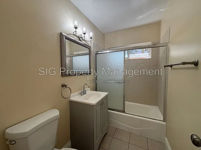 526 E Windsor Rd #4 — Photo 9