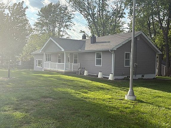2nd image of 3616 W Rock Springs Rd