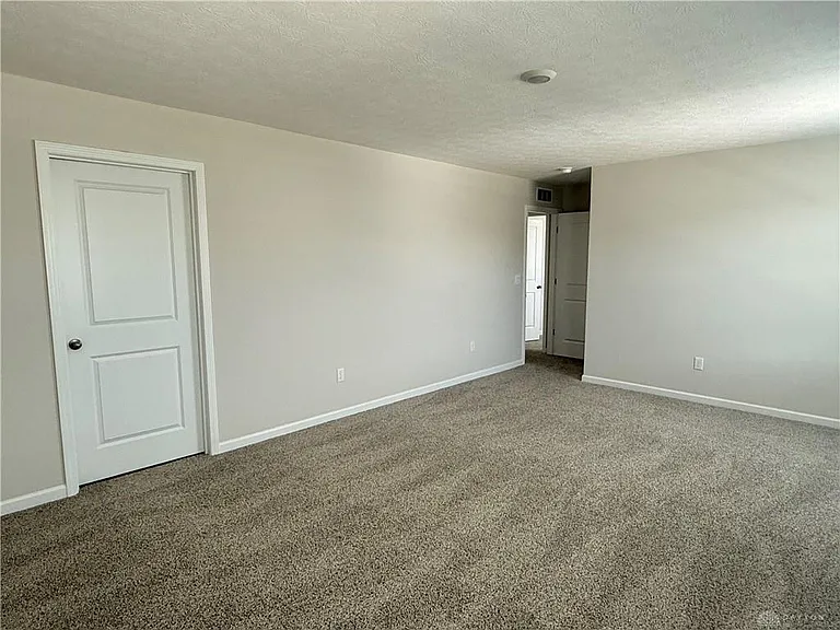 1460 Camden Ln — Photo 10