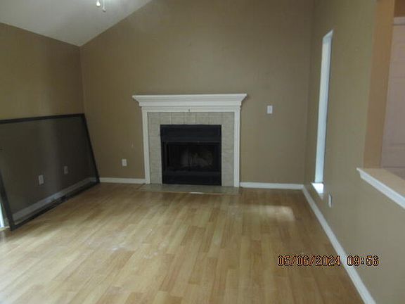 4th image of 124 Elm Ave W Unit 3G