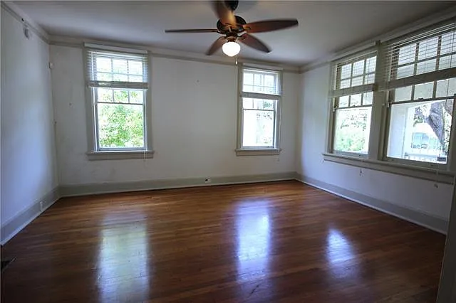 537 Broadway St — Photo 9