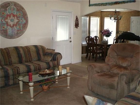  Open concept living, dining and kitchen