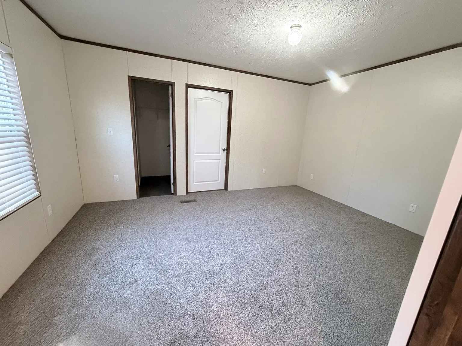 3 bed, 1056 sqft, $1,399 — Photo 4