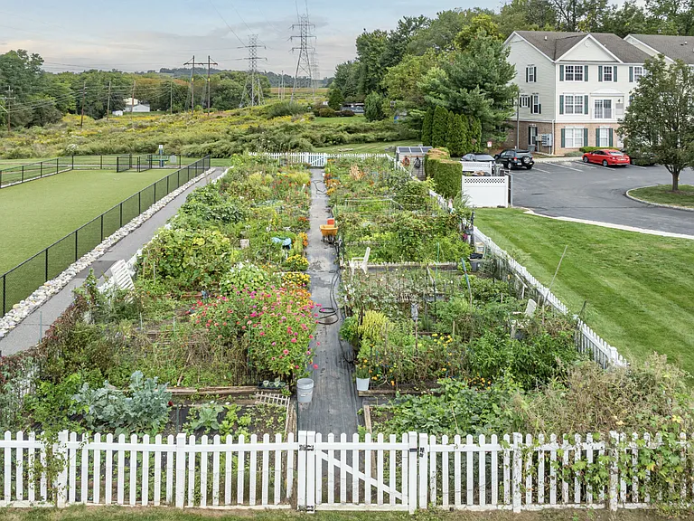 Warren Heights — Photo 11