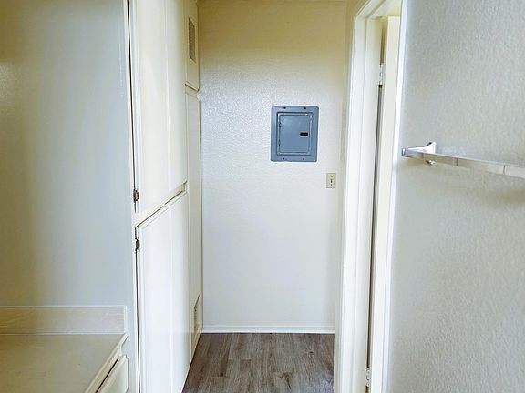 5th image of 13535 Chadron Ave APT A