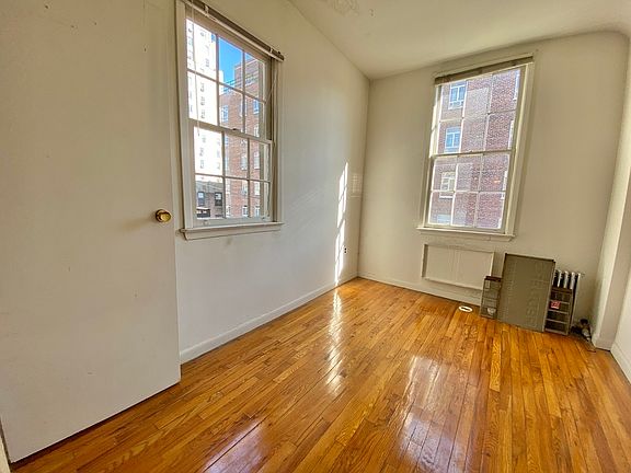 4th image of 34 W 85th St APT 4B