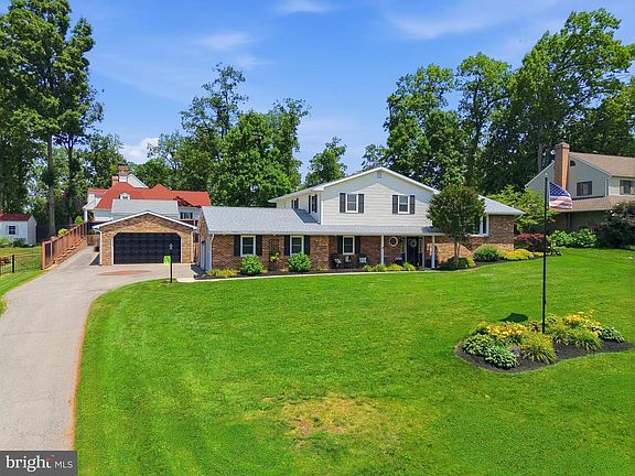 5th image of 2329 Fairway Dr