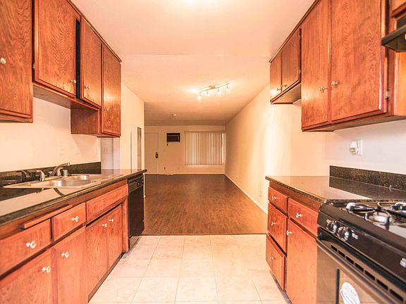 2nd image of 12021 Burbank Blvd #202