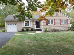 152 Chaucer Dr, Berkeley Heights, NJ 07922