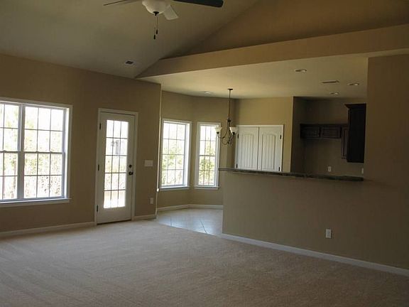 3rd image of 315 Vallie Ln